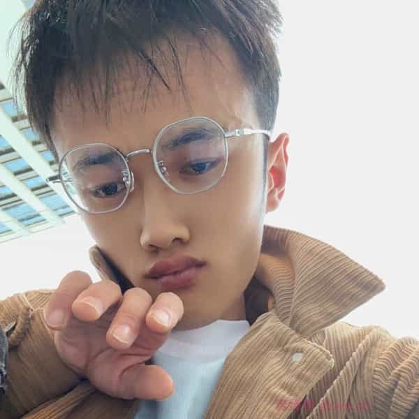 31岁岁贵州单身帅哥 - 武威吉缘网